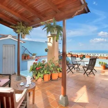 Feriehus Stunning 3-bed House